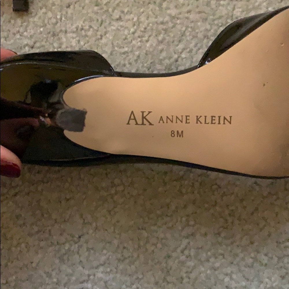 Heels - Picture 3 of 3